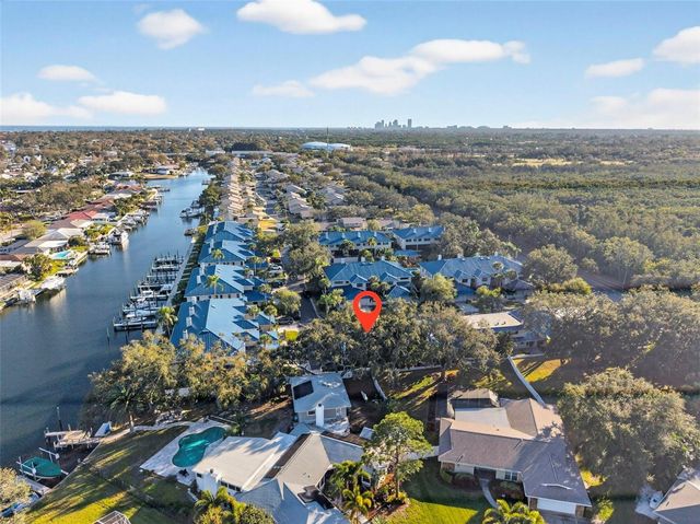 1671 WATERMARK CIRCLE NE, St Petersburg, FL 33702