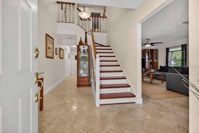 1671 WATERMARK CIRCLE NE, St Petersburg, FL 33702