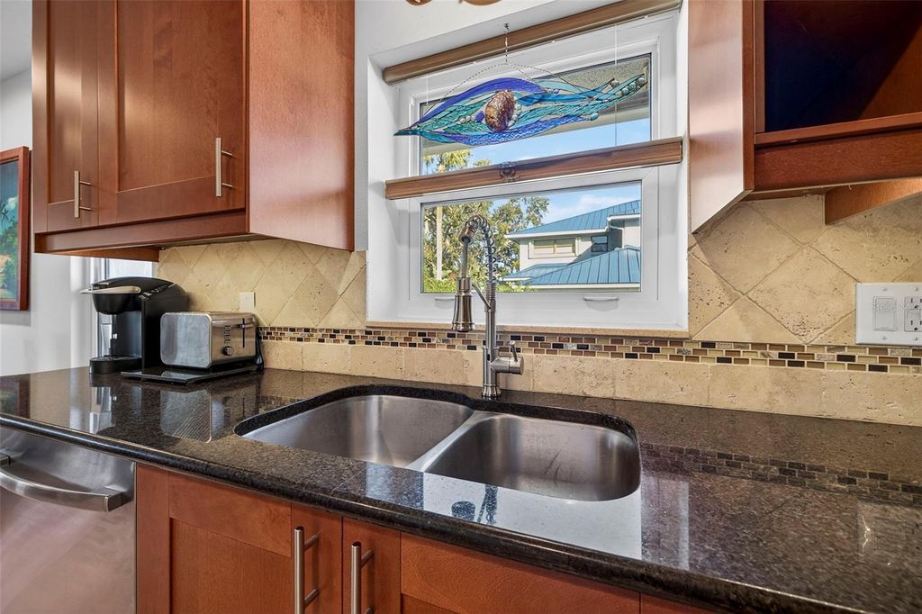 Image 17 of property listing at 1671 WATERMARK CIRCLE NE, St Petersburg, FL 33702