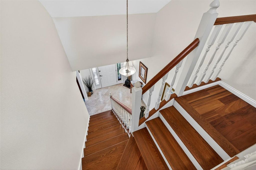 Image 30 of property listing at 1671 WATERMARK CIRCLE NE, St Petersburg, FL 33702