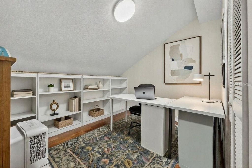 Image 36 of property listing at 1671 WATERMARK CIRCLE NE, St Petersburg, FL 33702