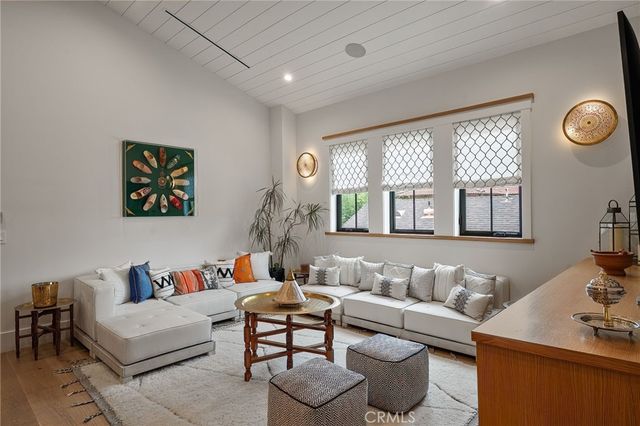 4365 N Kraft Avenue, Studio City, CA 91604