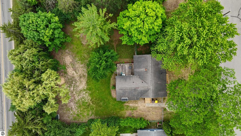 Image 21 of property listing at 1817 Stockman, Mt Pleasant, MI 48858