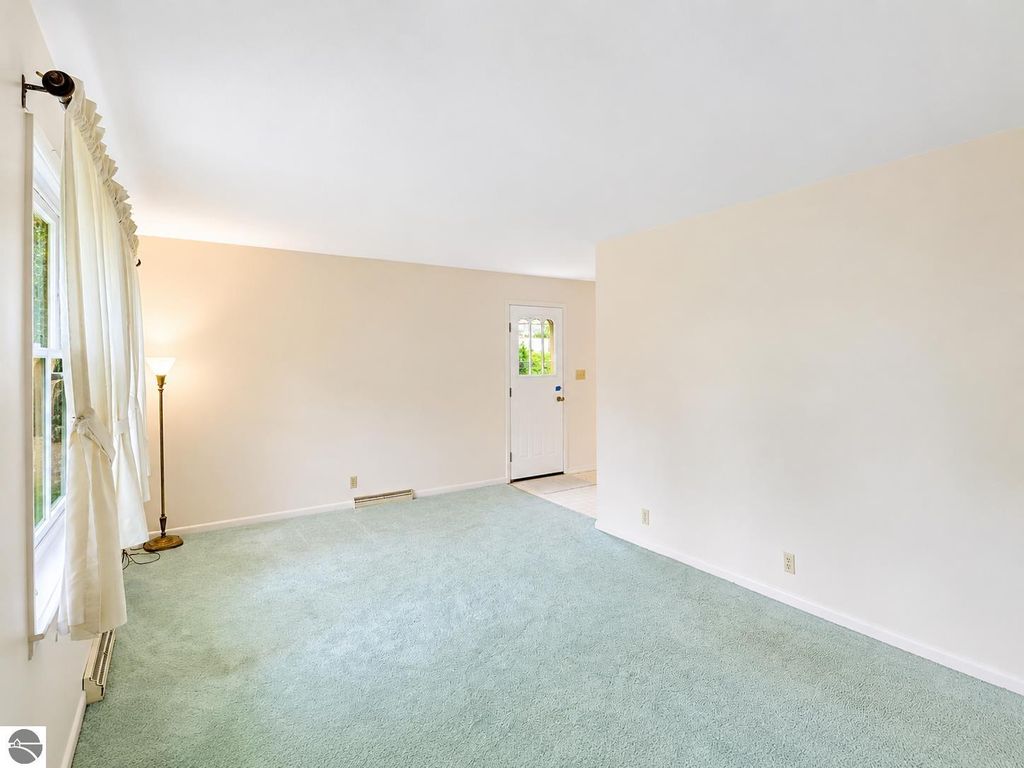 Image 5 of property listing at 1817 Stockman, Mt Pleasant, MI 48858