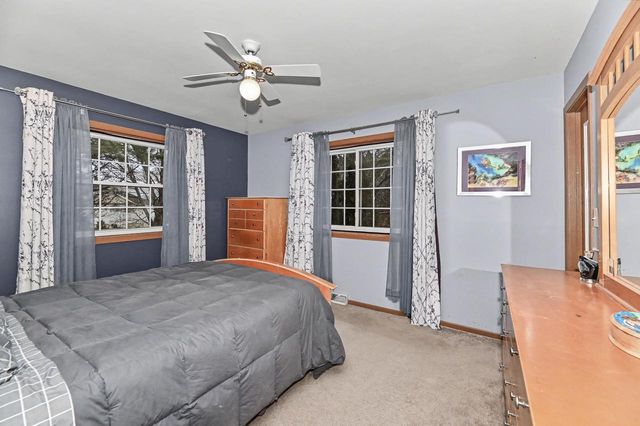 747 E Quail RUN, Oak Creek, WI 53154