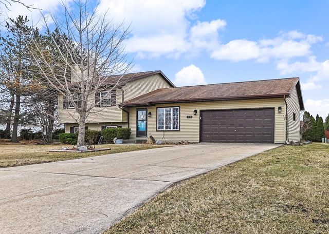 747 E Quail RUN, Oak Creek, WI 53154