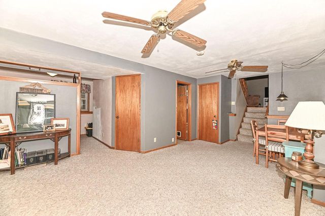 747 E Quail RUN, Oak Creek, WI 53154