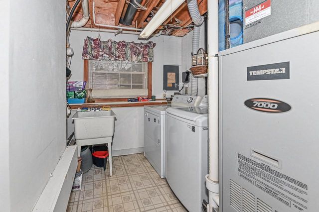 747 E Quail RUN, Oak Creek, WI 53154