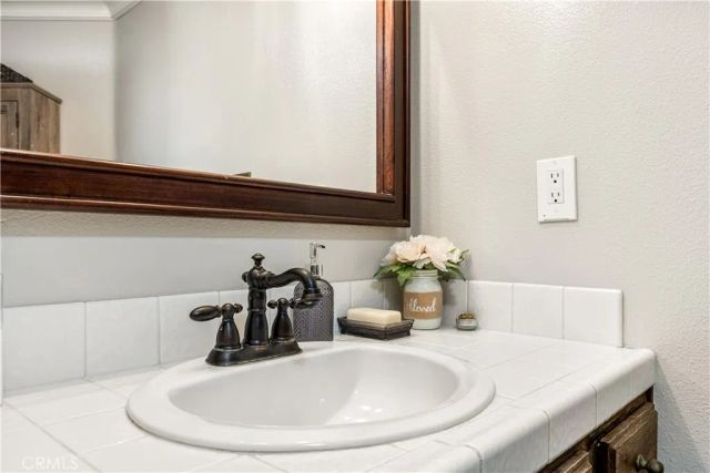 24468 Lincoln Ave, Murrieta, CA 92562