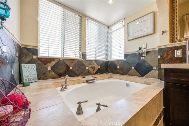 24468 Lincoln Ave, Murrieta, CA 92562