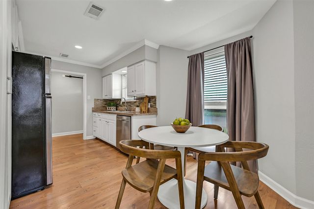 115 S 8th Street, Alvin, TX 77511