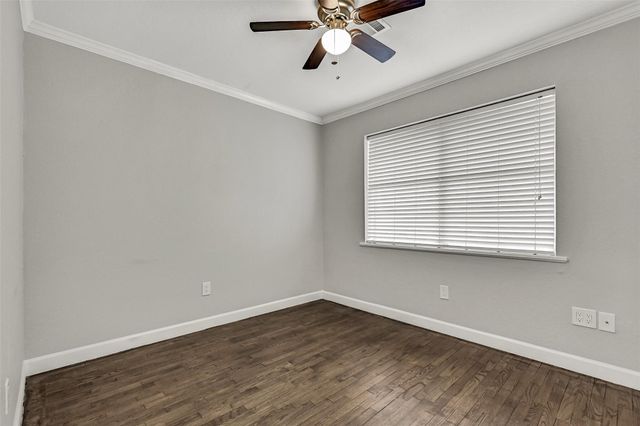 115 S 8th Street, Alvin, TX 77511