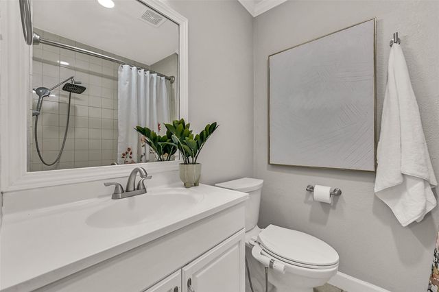 115 S 8th Street, Alvin, TX 77511