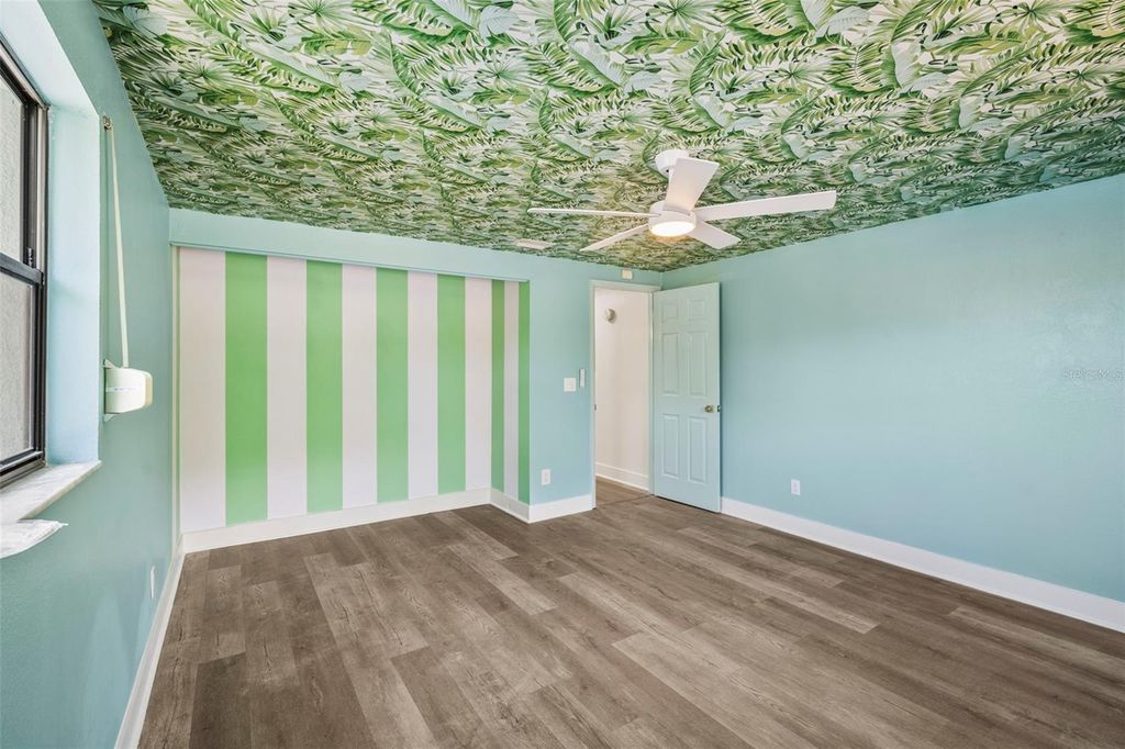 Image 13 of property listing at 14030 79TH AVENUE, Seminole, FL 33776