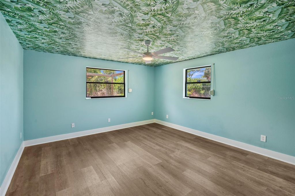 Image 14 of property listing at 14030 79TH AVENUE, Seminole, FL 33776