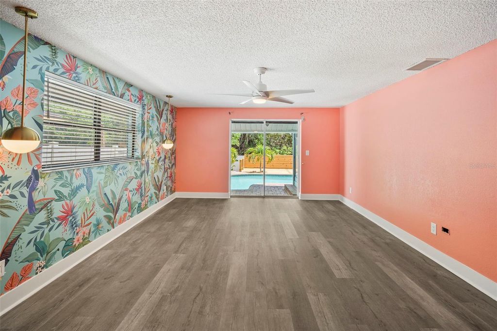 Image 25 of property listing at 14030 79TH AVENUE, Seminole, FL 33776