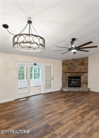334 Lakeview Drive, Crossville, TN 38558