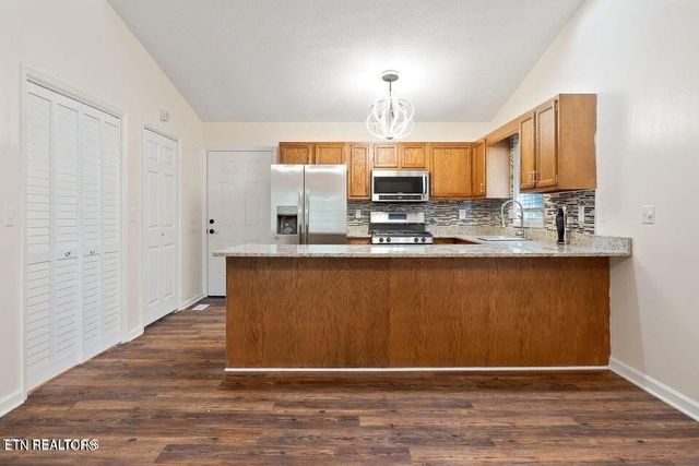 334 Lakeview Drive, Crossville, TN 38558
