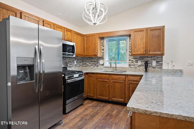 334 Lakeview Drive, Crossville, TN 38558