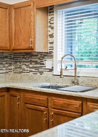 334 Lakeview Drive, Crossville, TN 38558