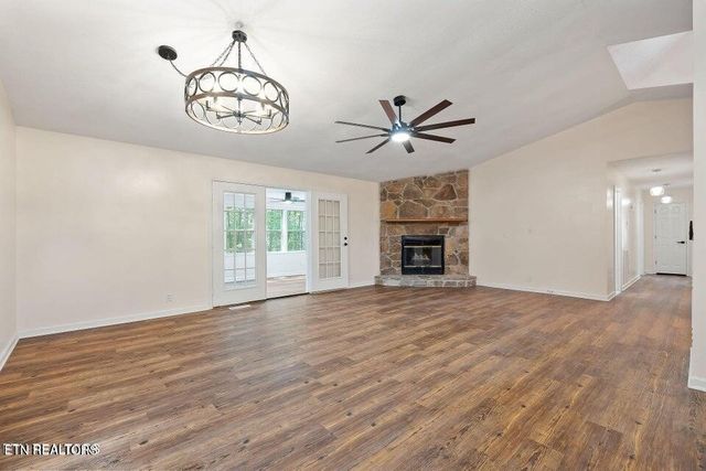 334 Lakeview Drive, Crossville, TN 38558