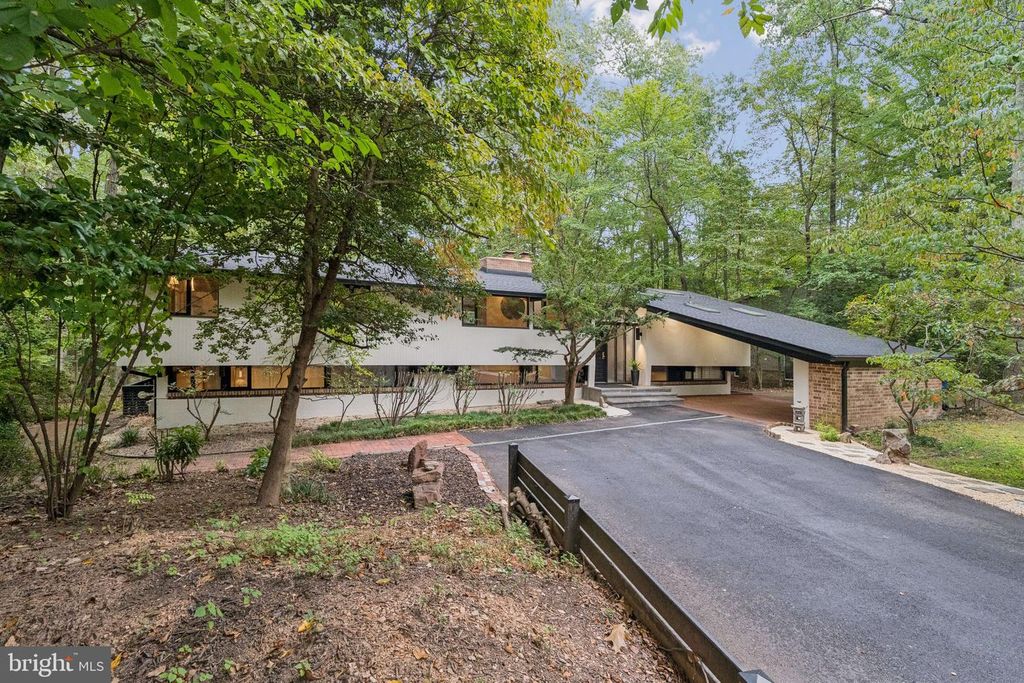11428 PURPLE BEECH DR, Reston, VA 20191