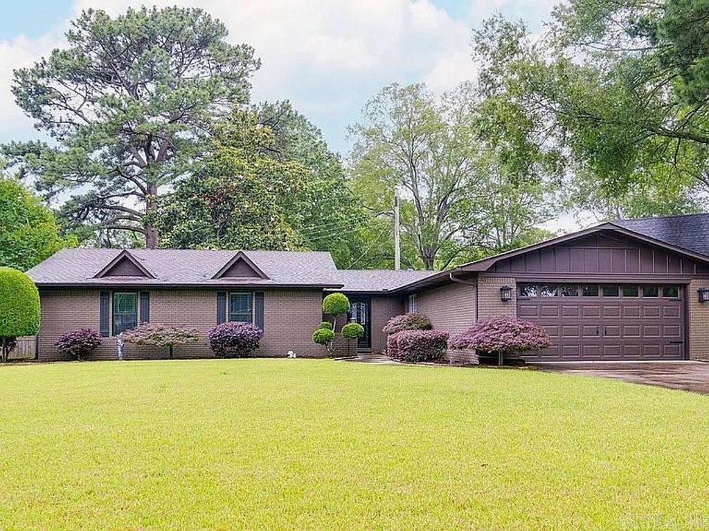 11 Red Oak Drive, Conway, AR 72034
