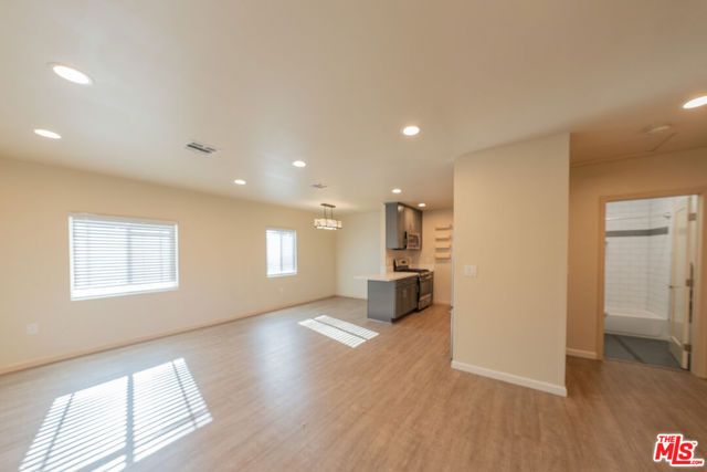 7503 Camellia Avenue, North Hollywood (los Angeles), CA 91605