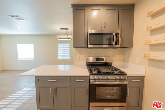 7503 Camellia Avenue, North Hollywood (los Angeles), CA 91605