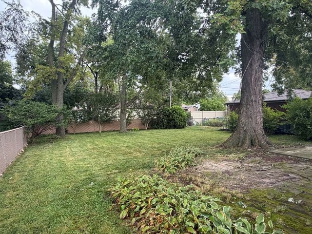 15239 Hamlin Avenue, Midlothian, IL 60445