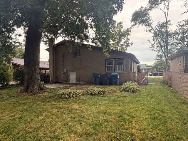 15239 Hamlin Avenue, Midlothian, IL 60445