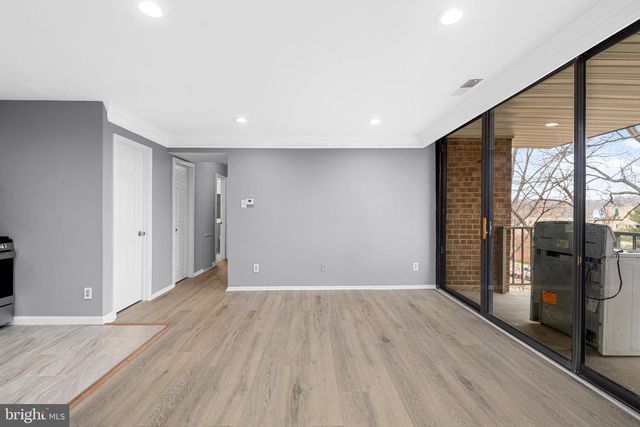 509 N ARMISTEAD ST #302, Alexandria, VA 22312