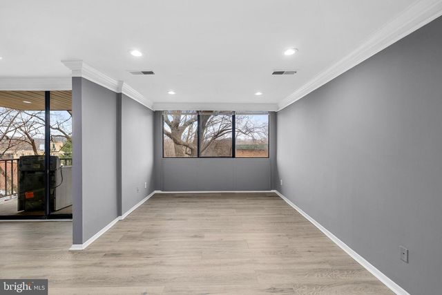 509 N ARMISTEAD ST #302, Alexandria, VA 22312