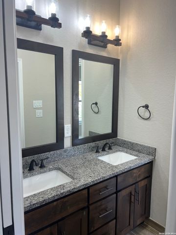 2710 ROYALWOOD, New Braunfels, TX 78132