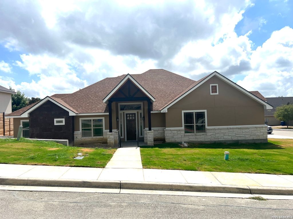 2710 ROYALWOOD, New Braunfels, TX 78132