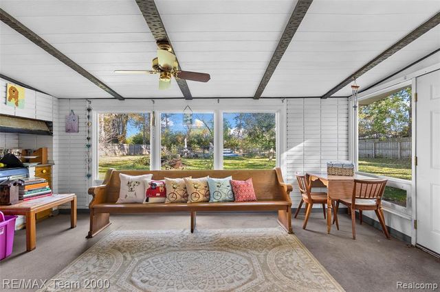 23044 Lake Way, Farmington, MI 48336