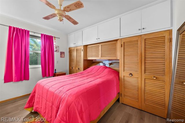 23044 Lake Way, Farmington, MI 48336