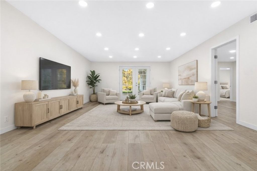 11753 Blythe, North Hollywood (los Angeles), CA 91605