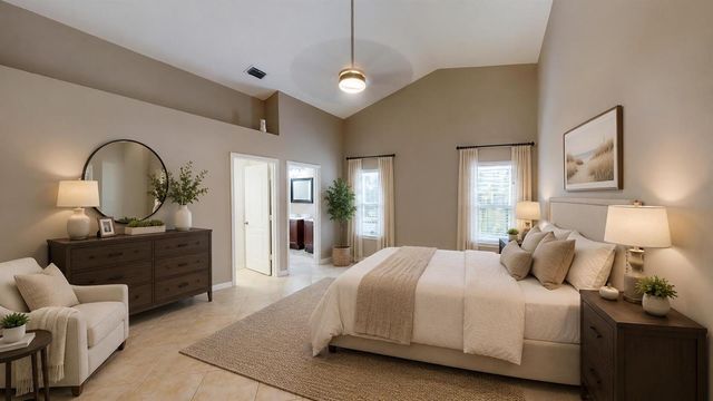 562 SW Saint Martins Cove, Port St. Lucie, FL 34986