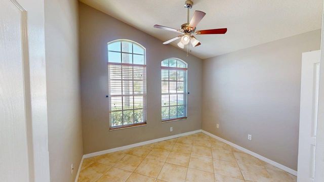 562 SW Saint Martins Cove, Port St. Lucie, FL 34986