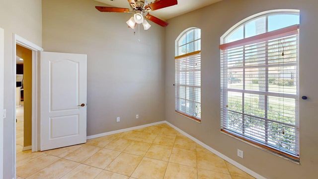 562 SW Saint Martins Cove, Port St. Lucie, FL 34986