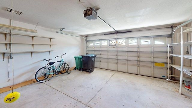 562 SW Saint Martins Cove, Port St. Lucie, FL 34986
