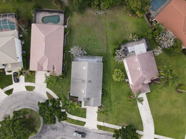 562 SW Saint Martins Cove, Port St. Lucie, FL 34986