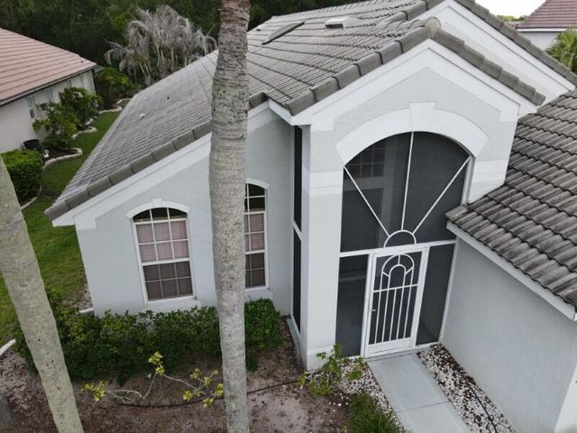 562 SW Saint Martins Cove, Port St. Lucie, FL 34986