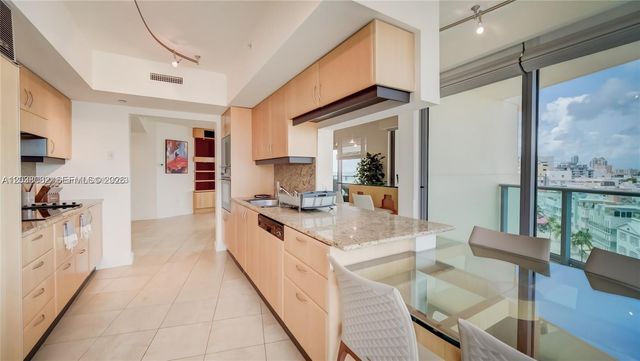 1455 Ocean Dr 902, Miami Beach, FL 33139