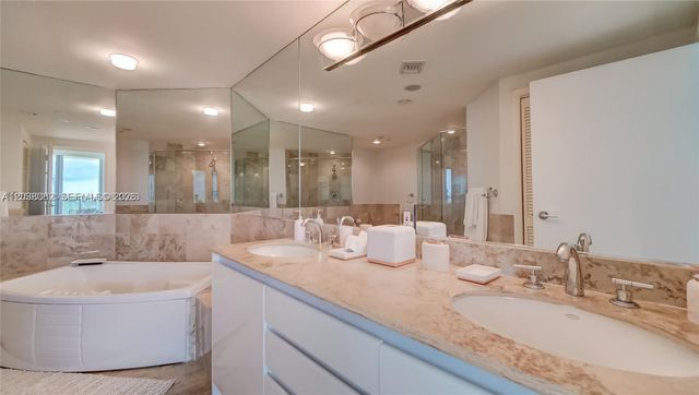 1455 Ocean Dr 902, Miami Beach, FL 33139