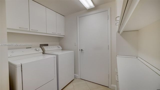 1455 Ocean Dr 902, Miami Beach, FL 33139