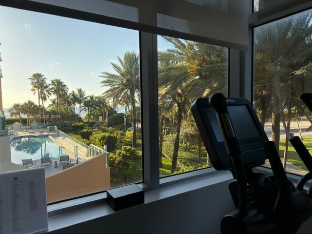1455 Ocean Dr 902, Miami Beach, FL 33139