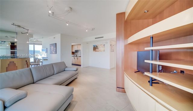 1455 Ocean Dr 902, Miami Beach, FL 33139