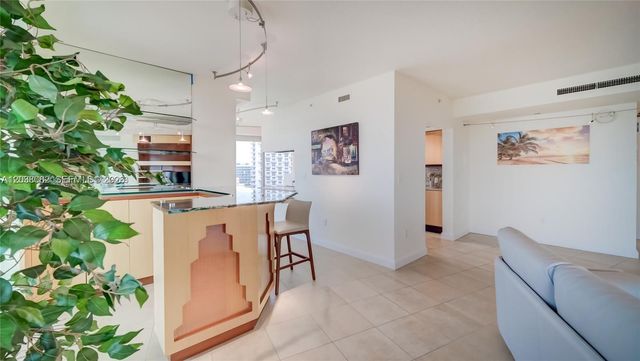 1455 Ocean Dr 902, Miami Beach, FL 33139